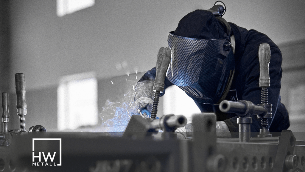 Handgefertigte Lofttüren aus Bayern aus Stahl und Glas von HW Metall – individuell gefertigt und präzise verarbeitet.